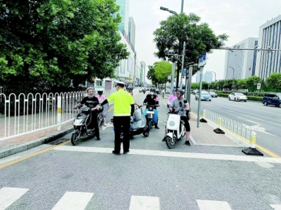 交警2.jpg