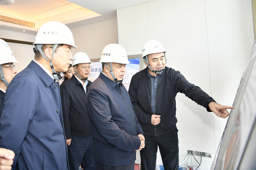 刘锋调研潇河副本.jpg 刘锋调研潇河副本.jpg